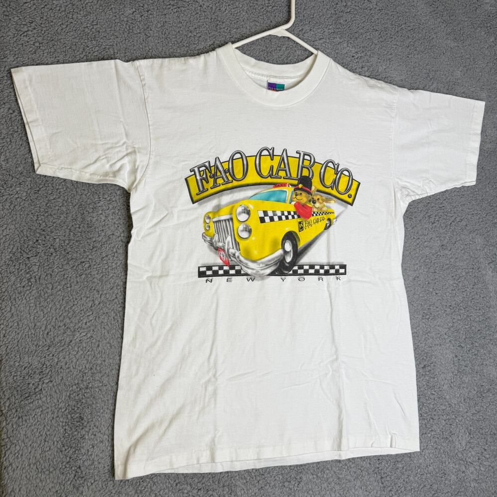 Vintage Fao Schwarz T Shirt Adult Large White Short Sleeve Crew Neck